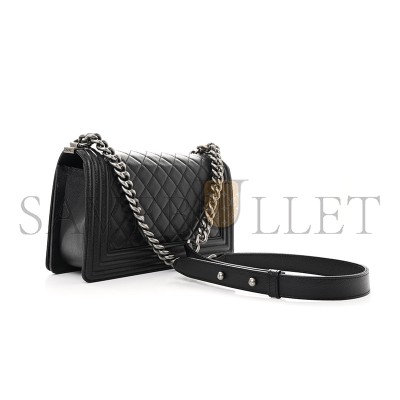 CHANEL MASTER CAVIAR QUILTED MEDIUM BOY FLAP A67086 (25*15*9cm)