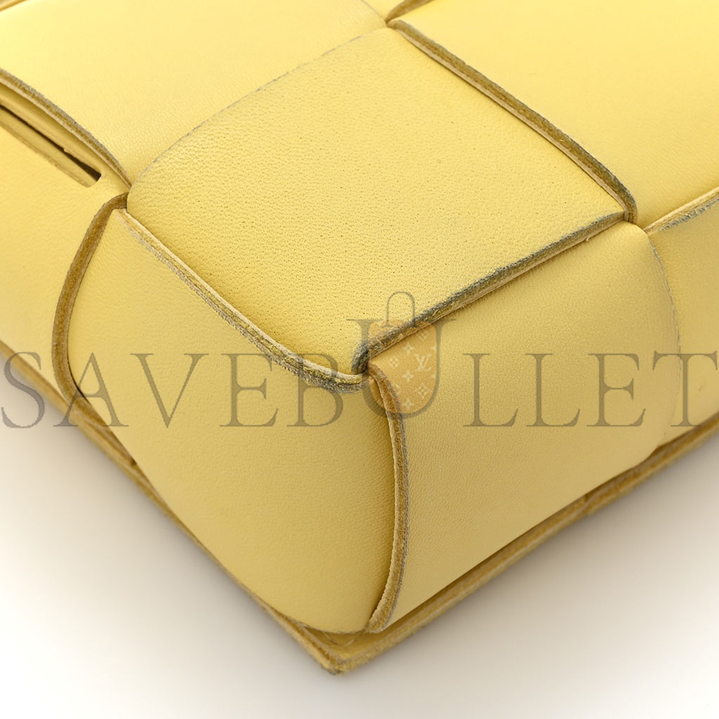 BOTTEGA VENETA NAPPA MAXI INTRECCIO THE BELT CASSETTE BAG BUTTER (18*11*5cm) BOTTEGA VENETA NAPPA MAXI INTRECCIO THE BELT CASSETTE BAG BUTTER (18*11*5cm)