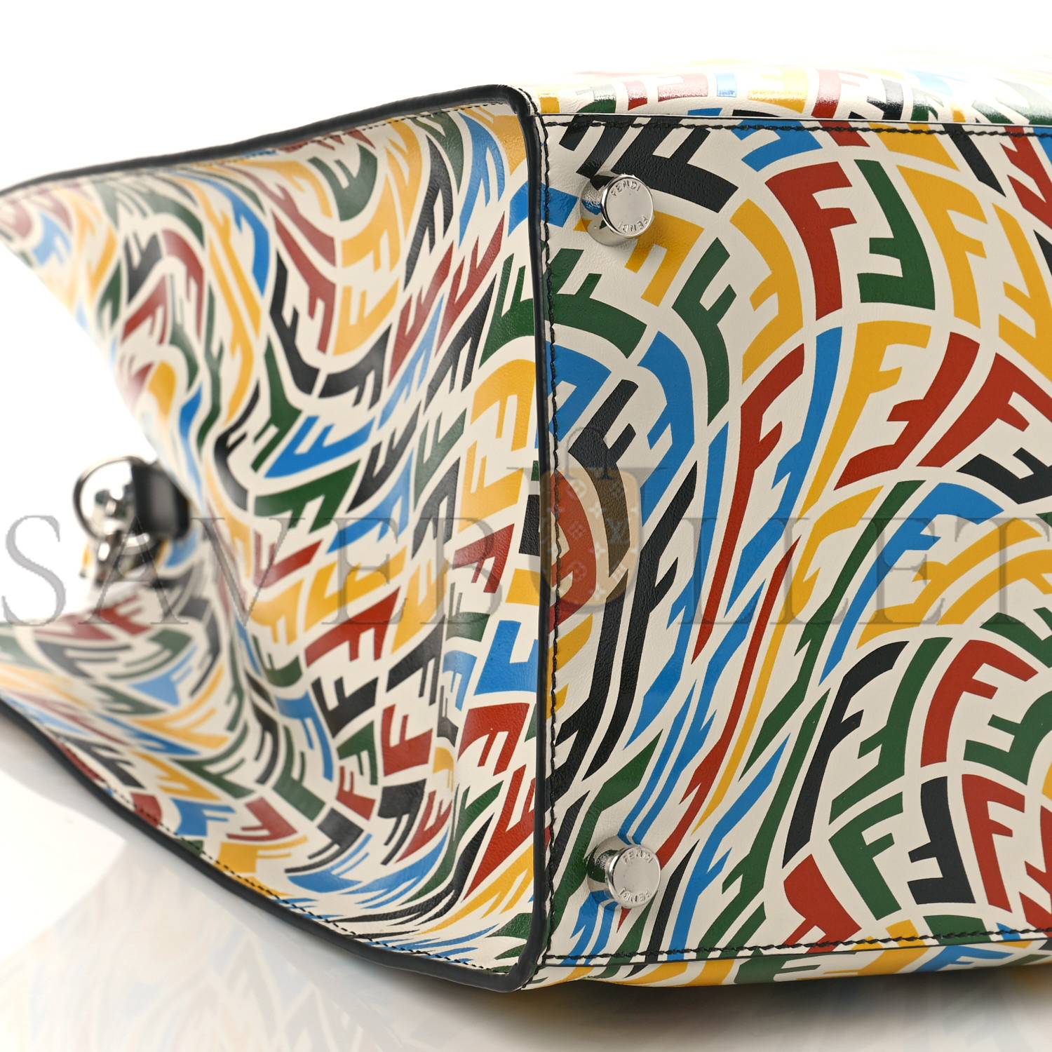 FENDI X SARAH COLEMAN VITELLO GRACE LIGHT FF VERTIGO SHOPPING TOTE WHITE ICE MULTICOLOR (40*34*18cm) FENDI X SARAH COLEMAN VITELLO GRACE LIGHT FF VERTIGO SHOPPING TOTE WHITE ICE MULTICOLOR (40*34*18cm)